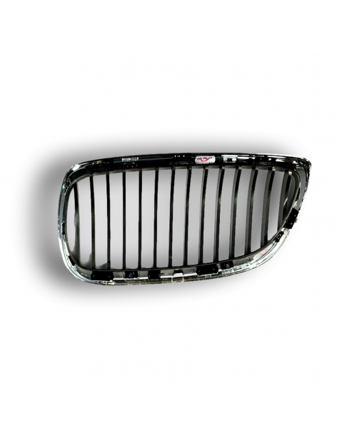 FRONT GRILL BM RIGHT CHROME WITH BLACK FINS