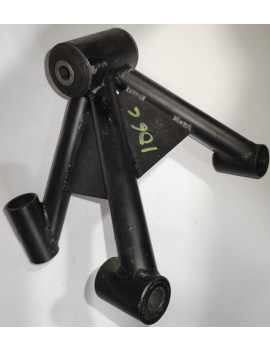 FRONT ENGINE MOUNT USED